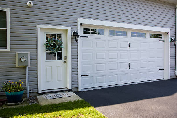 24/7 Emergency Garage Door Panel Replacement experts in Arlington, TX